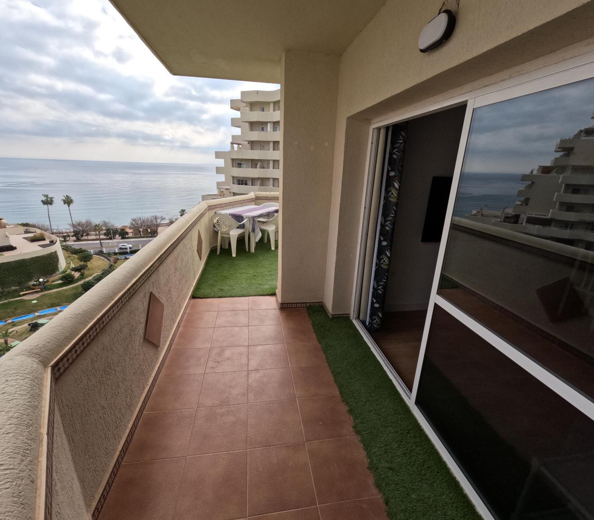 Benalbeach. Espectacular Terraza, Vistas Al Mar. Бенальмадена Экстерьер фото